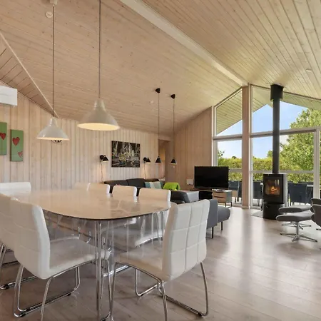 Activity House - Flovt 哈泽斯莱乌