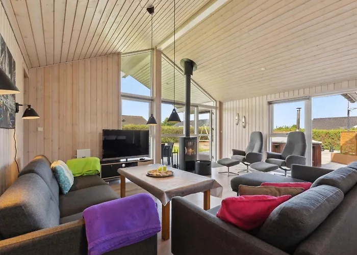 Semesterbostad Activity House - Flovt