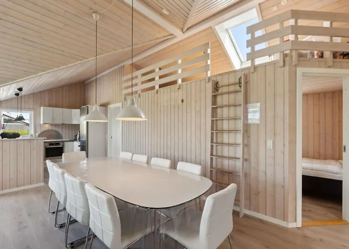 Semesterbostad Activity House - Flovt